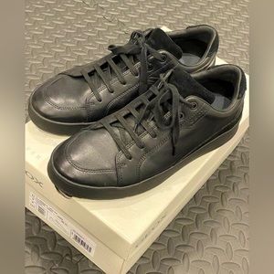 Almost new Geox black shoes for men-Size 42-9US